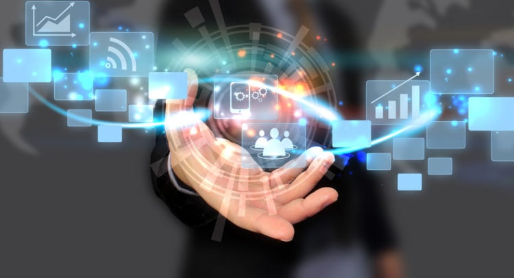 לורן יאנג תתפטר מדירקטוריון CCC