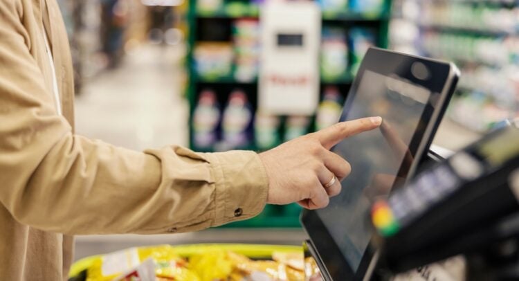 לומינאר מדווחת על רווח למניה (EPS) ברבעון השלישי (94 סנט), הערכה אחת ($1.13)