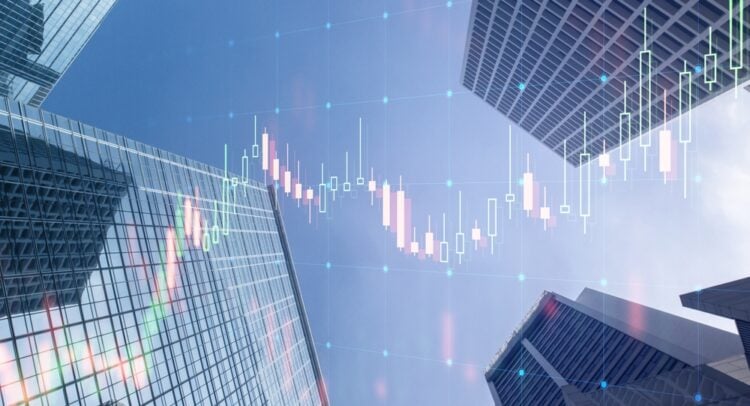 BofA מעלה את מחיר היעד של פאבליק סטורג' ל-312 דולר מ-310 דולר