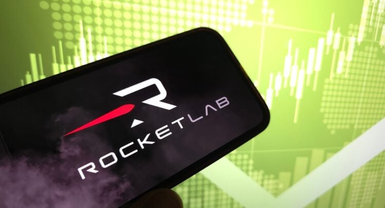 קנו את מניית Rocket Lab (RKLB), אומר אנליסט בכיר ב‑Baird; קובע מחיר יעד הגבוה בוול סטריט לאחר זינוק של 172% מתחילת השנה
