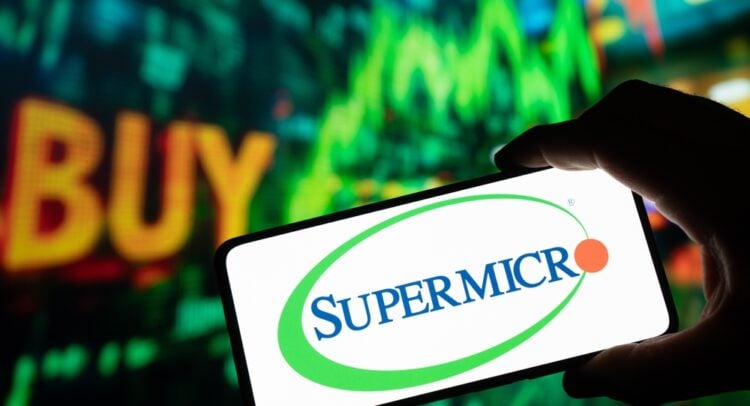 "אל תהיו הייטרים", אומר משקיע מוביל על מניית Super Micro Computer