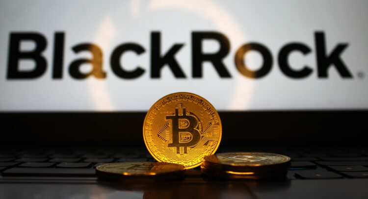 מחזור המסחר בקרן הביטקוין של BlackRock‏ (IBIT) מזנק ל־10 מיליארד דולר כשהפאניקה המוסדית מגיעה לשיאים חדשים
